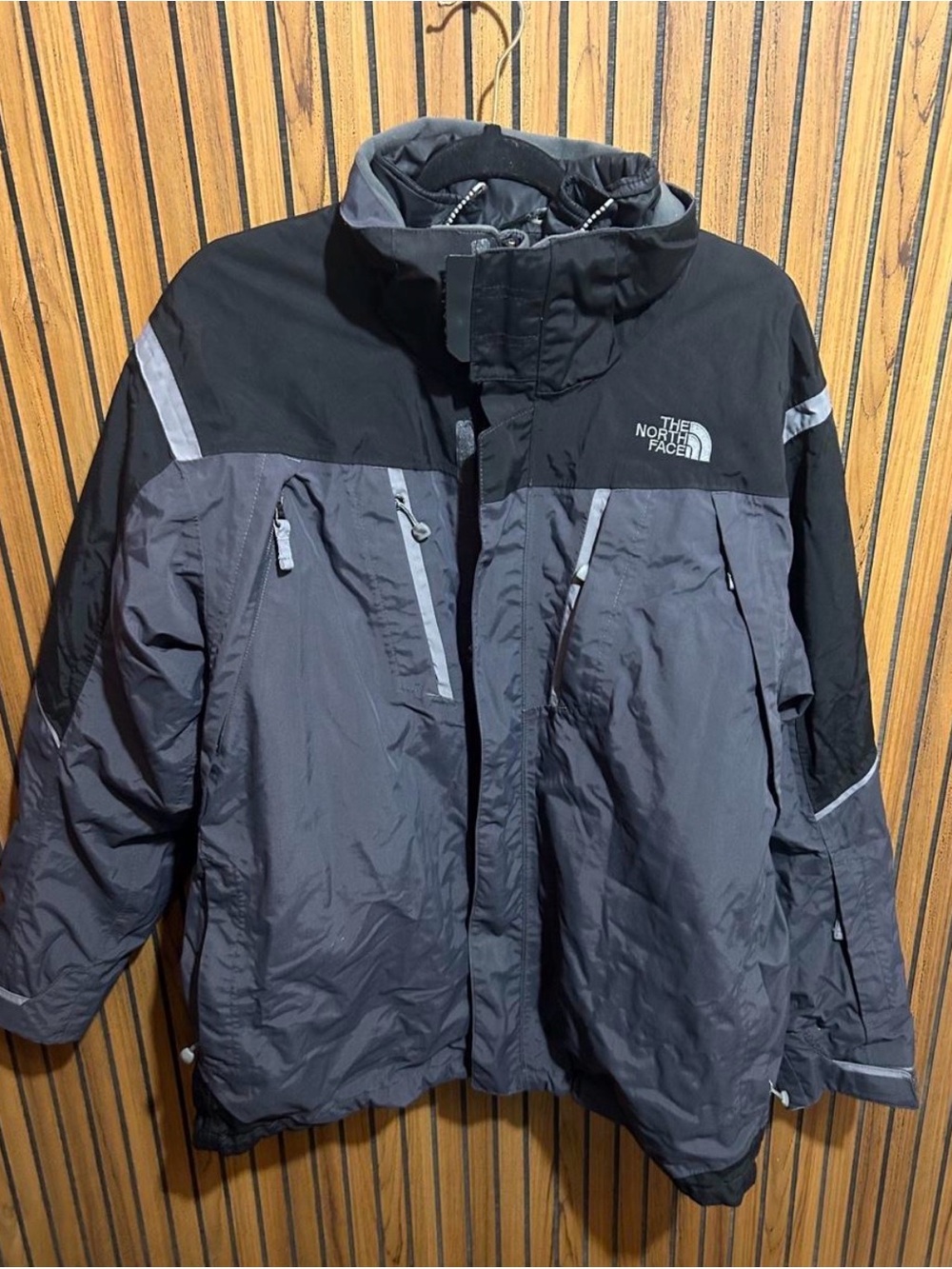 The North Face Hyvent Ski Snowboarding Jacket Mens XL Liner Waterproof GrayBlack